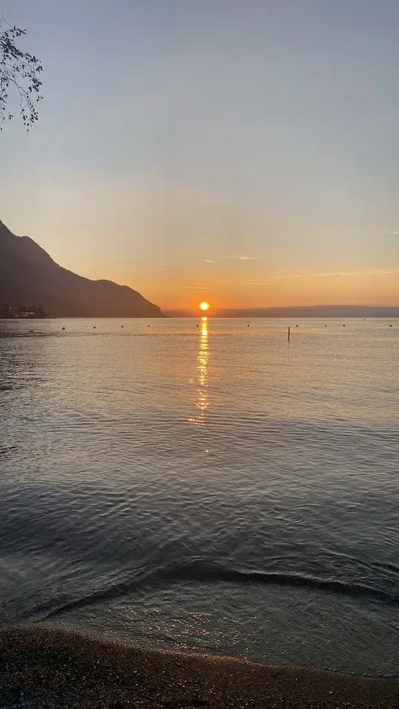 Annabelle Martin_Buvette du camping Rive-Bleue_Port-Valais_review