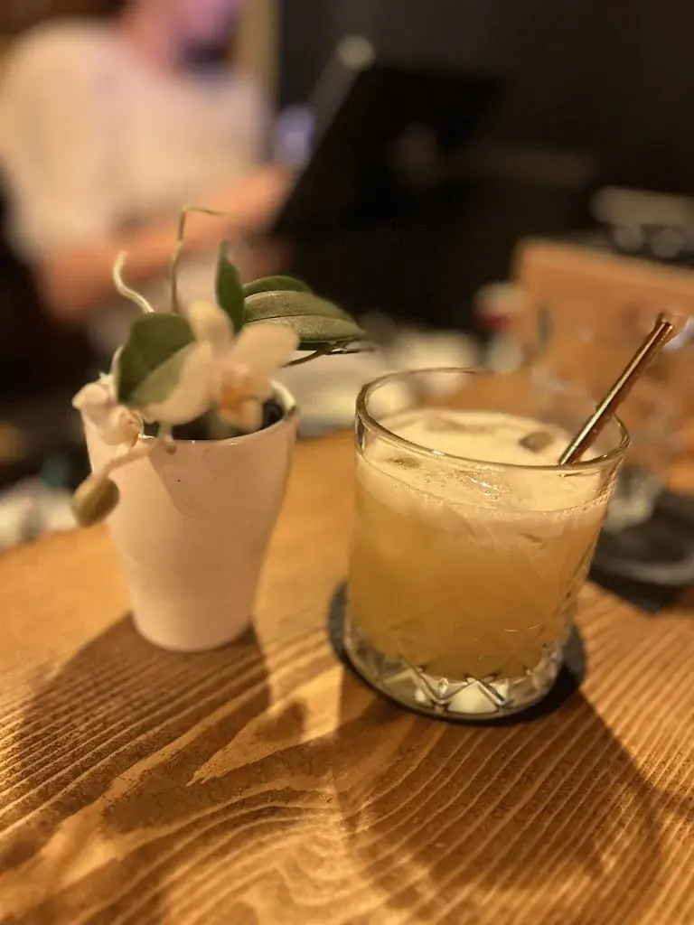 Flora V_Culture(s) Café Cantine_Val-d'Illiez_review