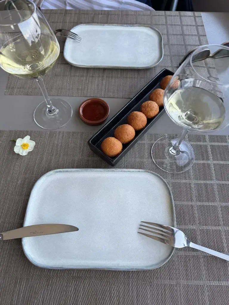 Anahita Mehrpour_Restaurant Bellevue_Saint-Gingolph_review