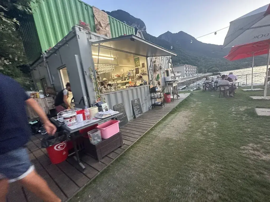 Naser Faleh_L'Oasis_France_Bewertung