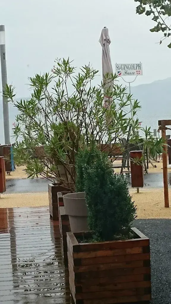 Salvador Escobedo Salas_Crêperie du Lac_France_review