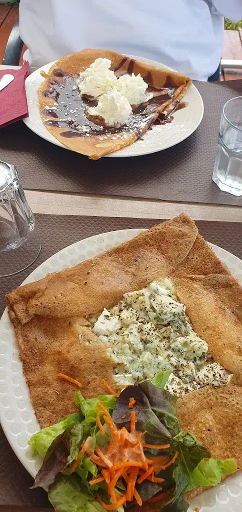 Eva P_Crêperie du Lac_France_review