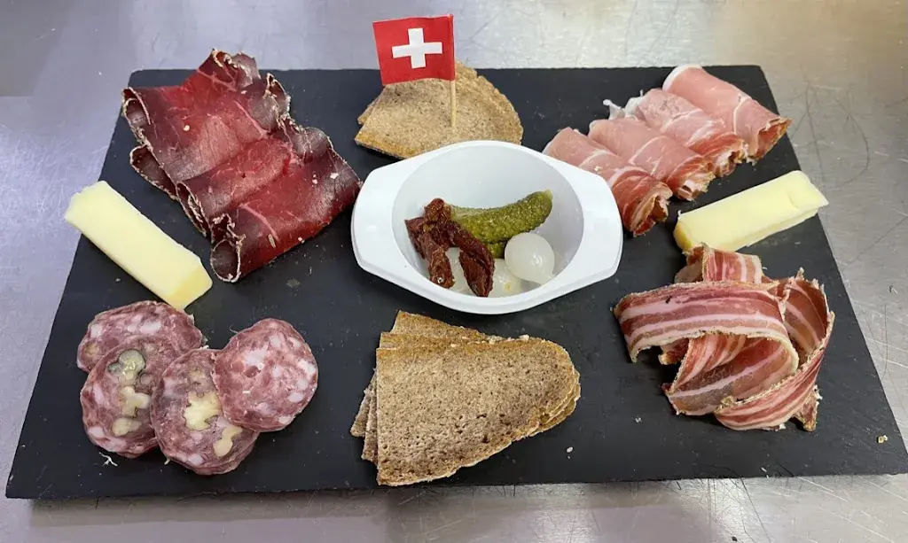 Menu_Chez Marilou - La Buvette, Spécialités aux fromages - Malakoffs - Sandwichs chaud à la raclette du Valais - Fait maison_Vouvry_image_8