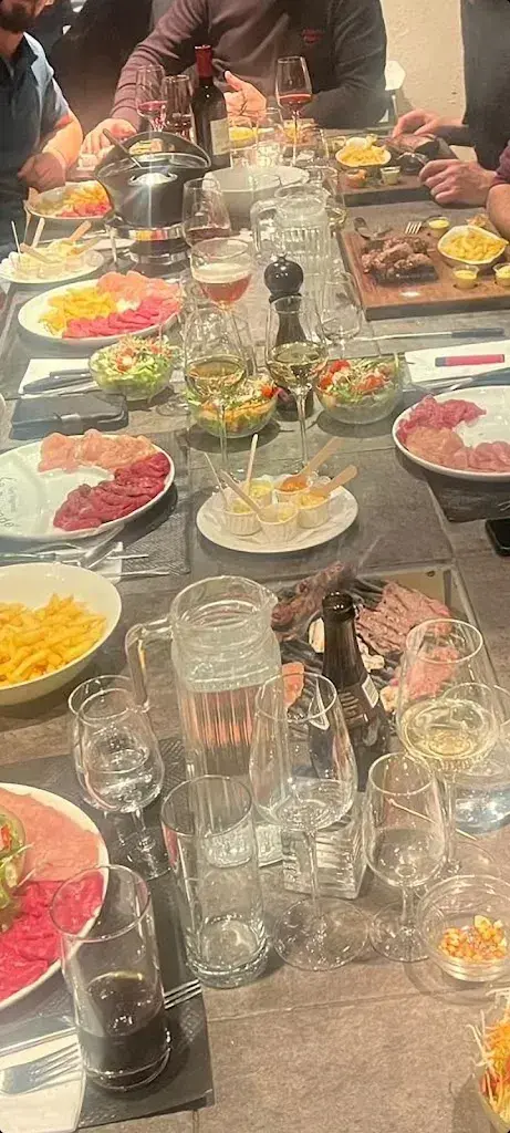 Menu_Le Farinet Restaurant-Pub-Dancing à Champery_Champéry_immagine_3