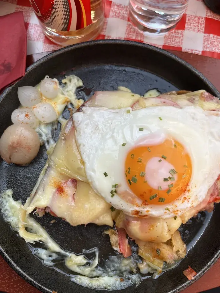 damian kalbermatter_Gasthaus Kummenalp_Ferden_recensione