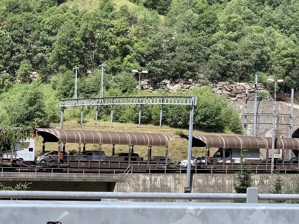 Clancy_BLS Autoverlad Lötschberg, Goppenstein_Goppenstein_avis