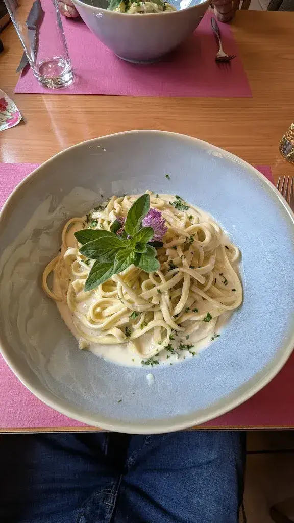 Hisan Hassan_Lonza_Wiler_review