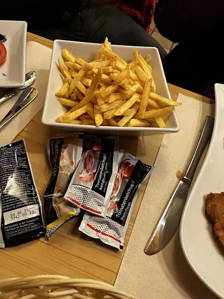 Olena Sokolenko_Restaurant Bar Bärghüsli GmbH_Bürchen_recensione