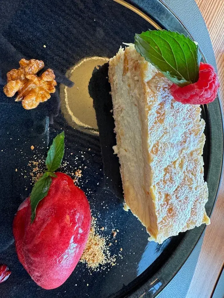 Liviu Avram_Restaurant Riederfurka_Riederalp_avis