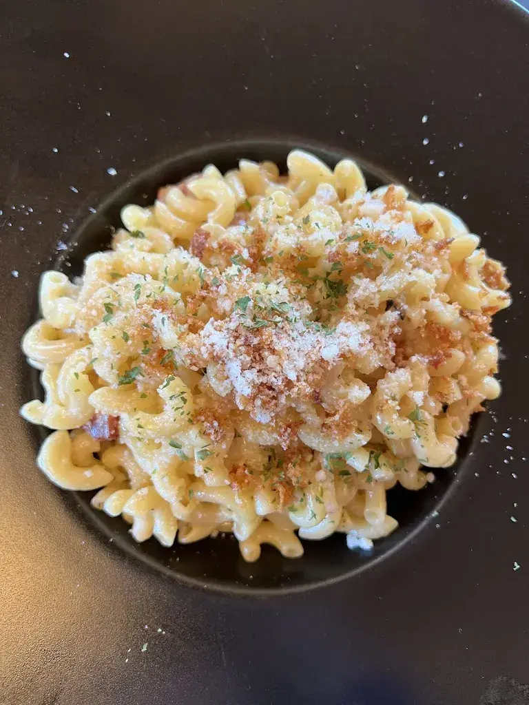 Kirstin Hoffman_Restaurant Riederfurka_Riederalp_avis