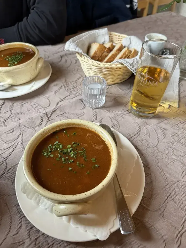 Zoe Elliott_Hotel Restaurant Alpfrieden_Bettmeralp_review