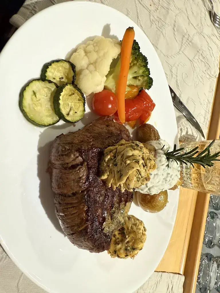 Bobbie Jean DeMunck_Hotel Restaurant Alpfrieden_Bettmeralp_review