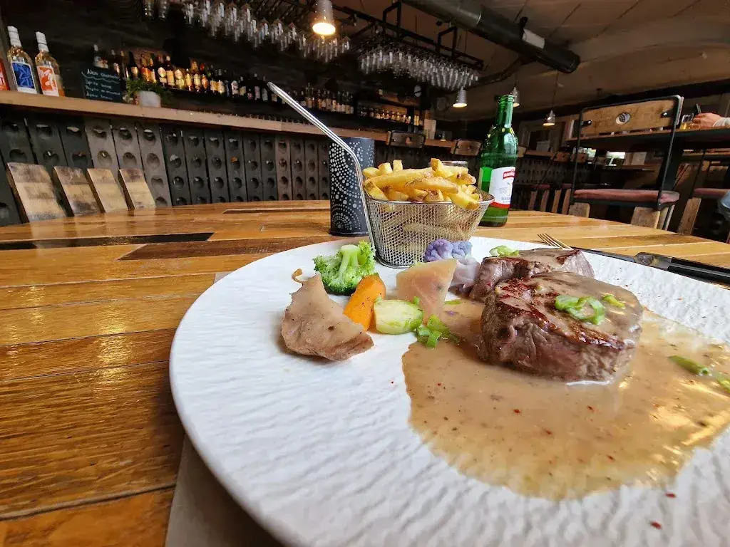 Francois Bernard_Brasserie L'indus_Moutier_review