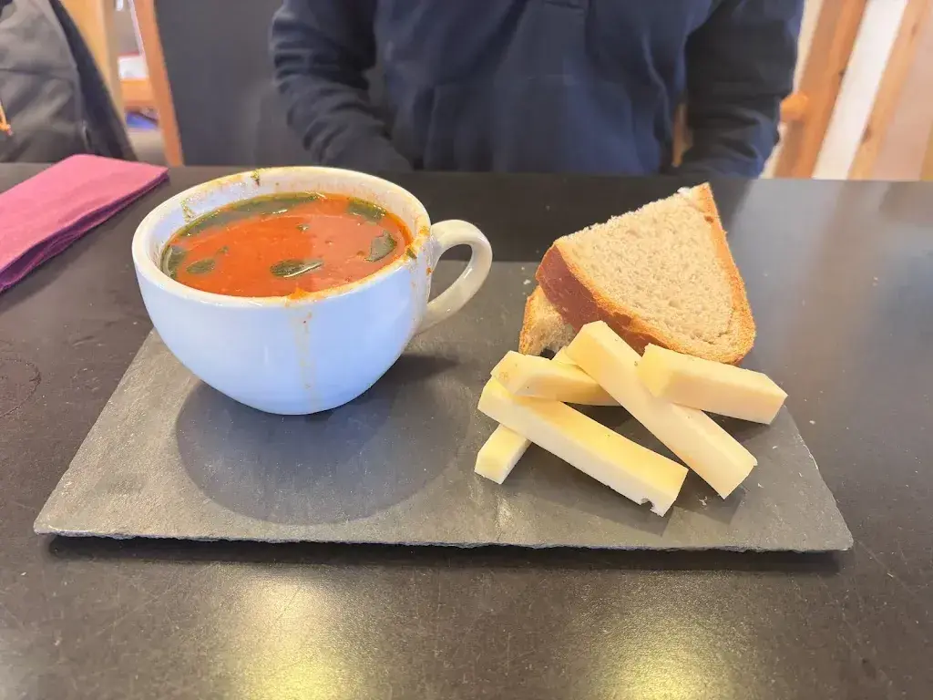 J. Olvera_Cabane Du Vieux Emosson_Finhaut_review