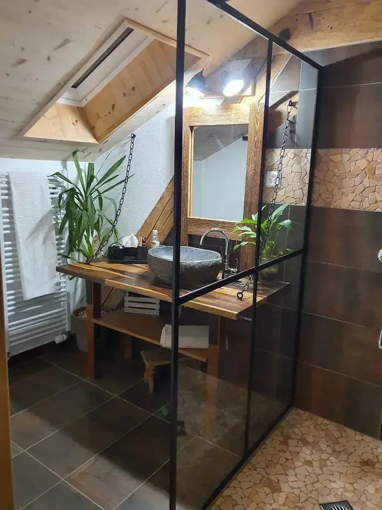 joelle Sandra Rivares_B&B Le Pernollet_Evionnaz_recensione