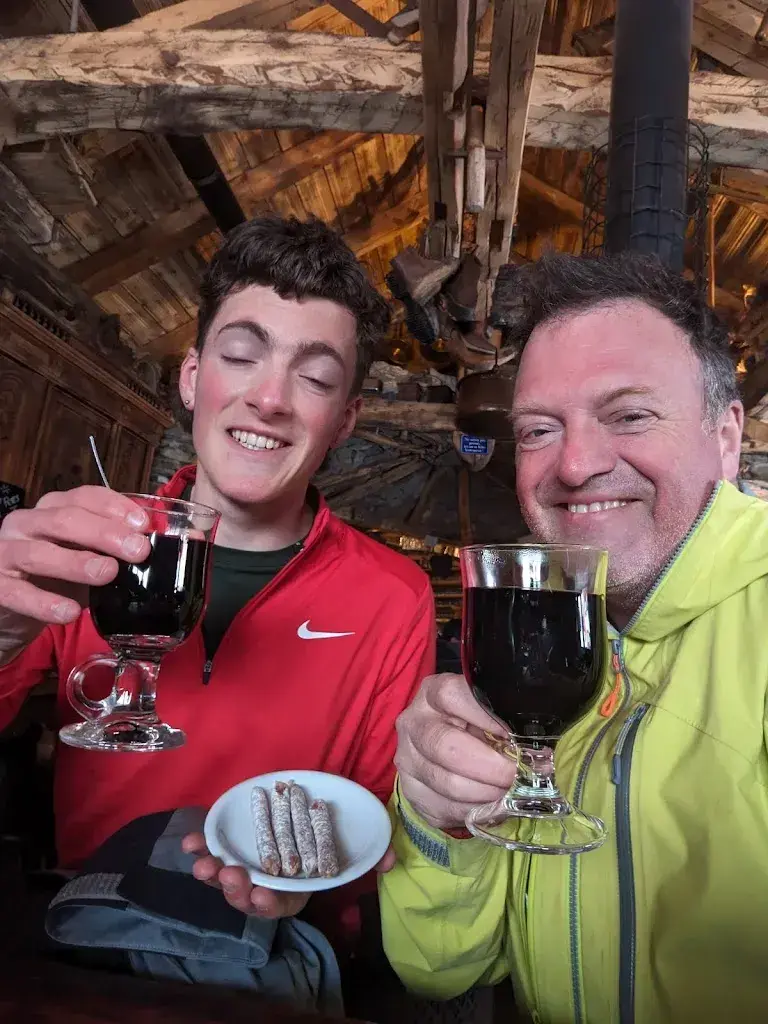 Lawrence Colsell_La Ferme des Pistes_France_review