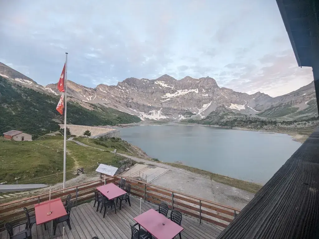 Kristie Drawe_Auberge Salanfe_Salvan_review