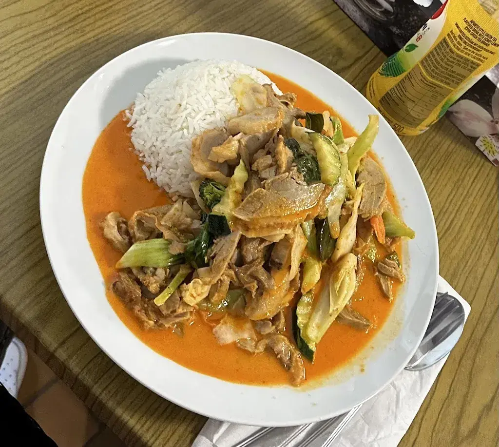 Josh Oa’u_Restaurant Mâe Khong_Saint-Maurice_review