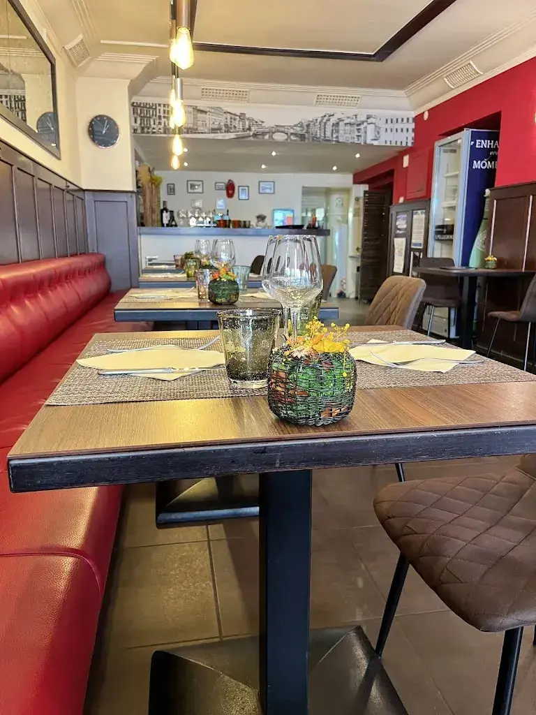 J. Olvera_Les 3 Tables_Saint-Maurice_review