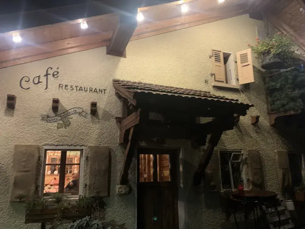 Samantha Slais_Café des Promeneurs_Grône_review