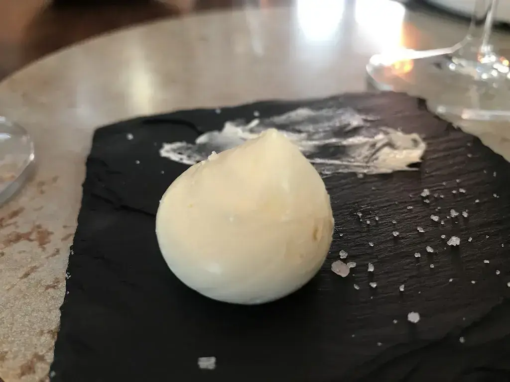 Ronnie Maria_Le Monument_Lens_review