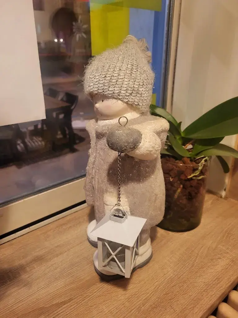 Heinz Könitzer_L'Avenue_Chippis_review