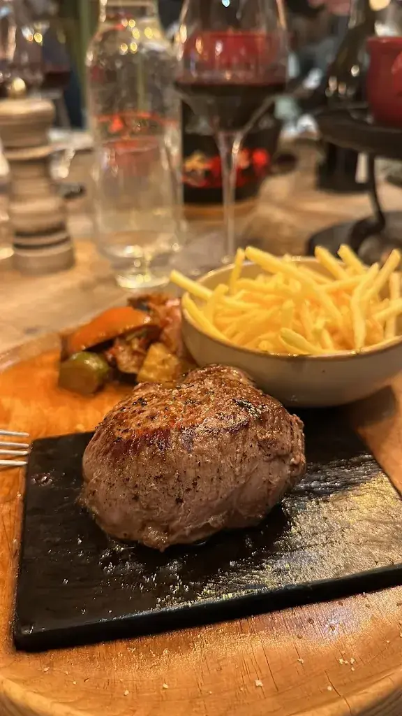 Jonas Sporleder_Twin Peaks Restaurant_Crans-Montana_review