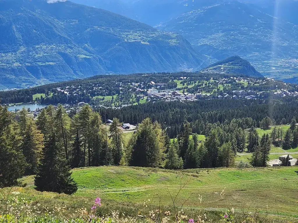 Nathalie Tuberosa_Alpage de Corbyre_Crans-Montana_review