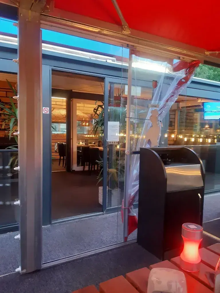 Stefan Zimmermann_Charisma Imbiss GmbH_Visp_recensione