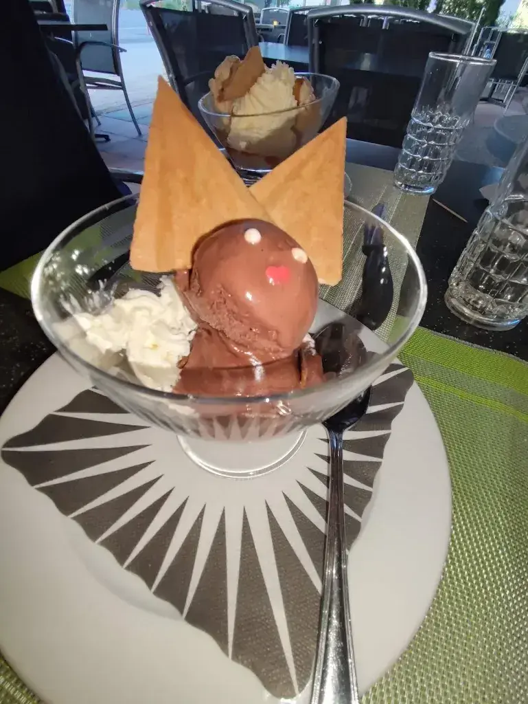 G. Nijsse_Restaurant Pizzeria zer Bircha_Eyholz_review