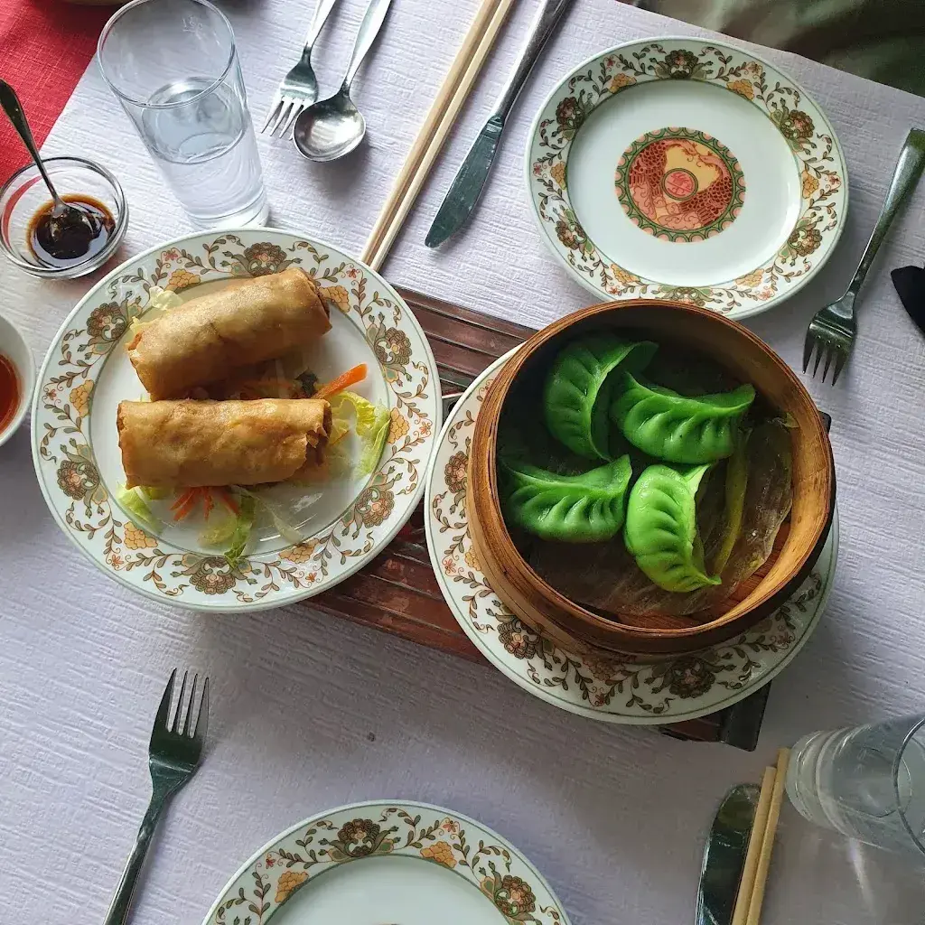 Caroline Bach_Ming wah_Genève_review