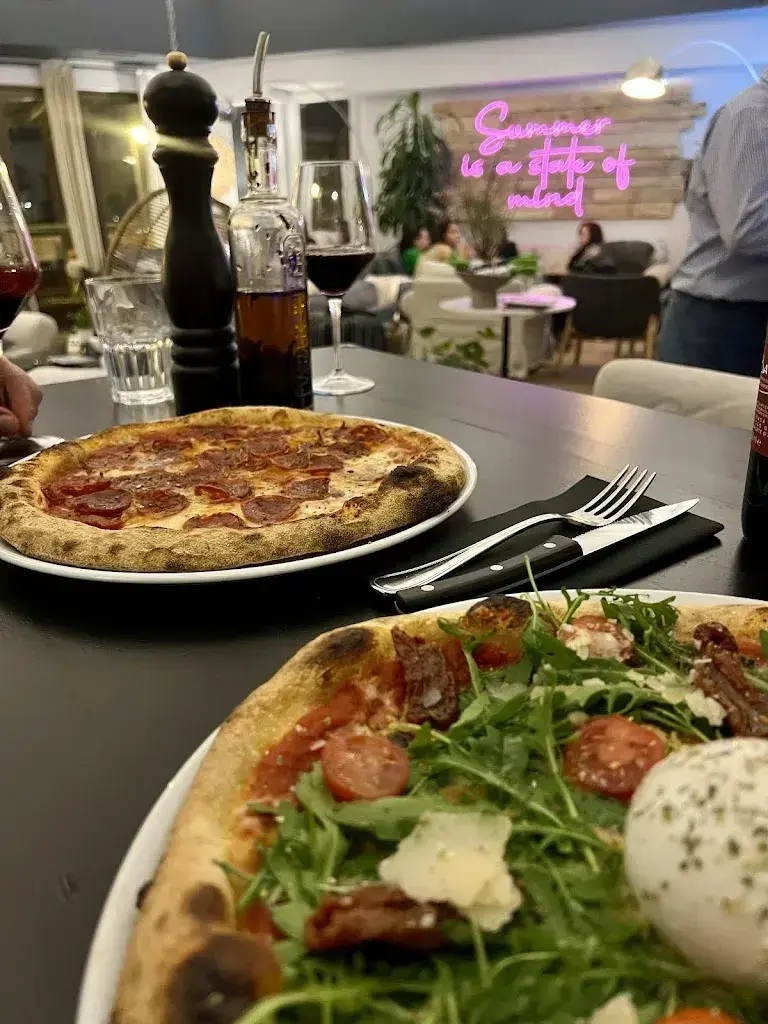 Karina Lazicka_Les Îles Restaurant Lounge Bar_Sion_avis