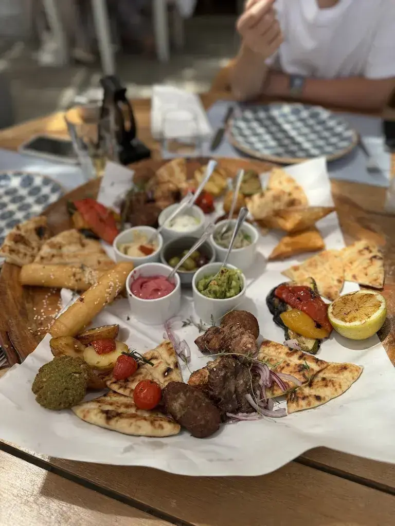 Marina Machado_Les Îles Restaurant Lounge Bar_Sion_avis