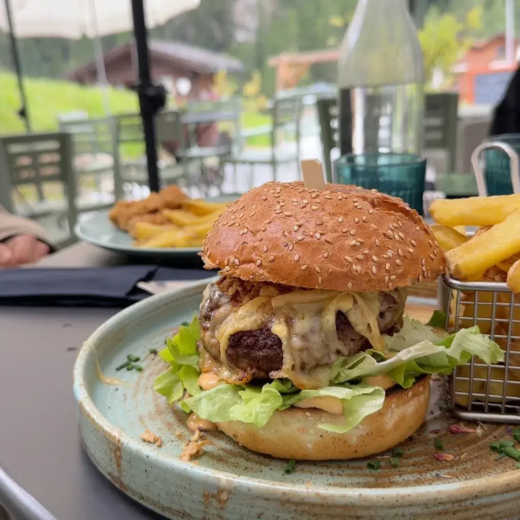 Hanadi Alhamdan_Restaurant Le Dahu_Zinal_review