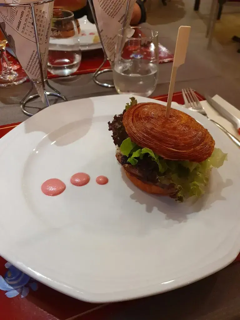 Itai Eshkar_Hôtel - Restaurant La Pointe de Zinal_Zinal_review