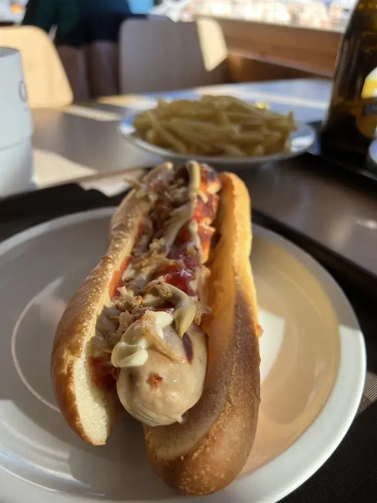 charles pobjoy_Restaurant de Sorebois - Le Montagnard 