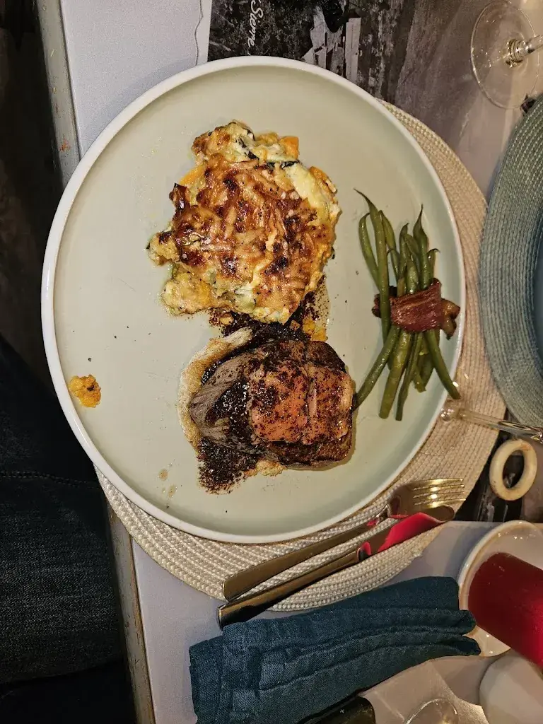 Axel Favre_Café du Center_Venthône_recensione