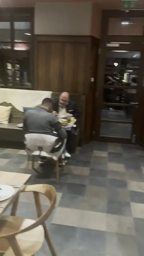 Sergei Nossoff_Au Terminus_Sierre_reseña