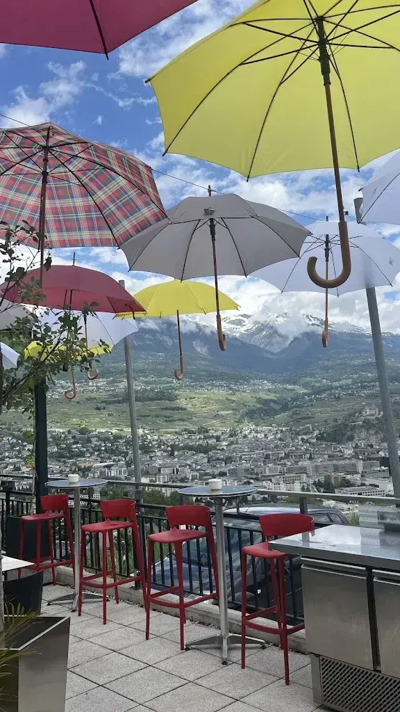 Marina Chernysh_Les Artisans | Salins_Sion_review