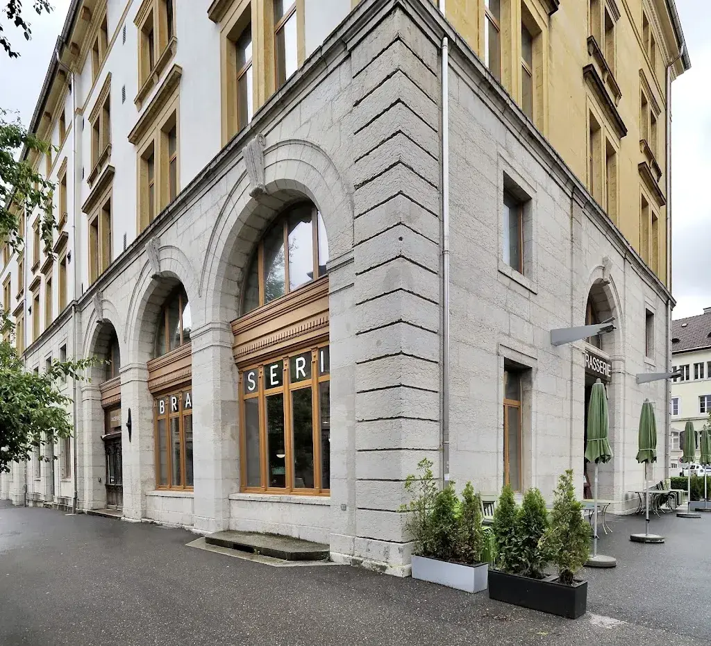 Sebastian Reiz_FONDATION DE L'ANCIENNE POSTE_Le Locle_review