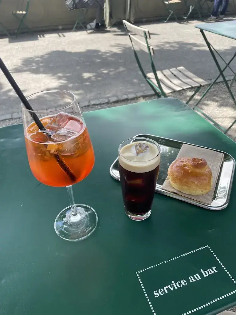 Bree Jimenez_Einstein – au jardin –_Bern_review