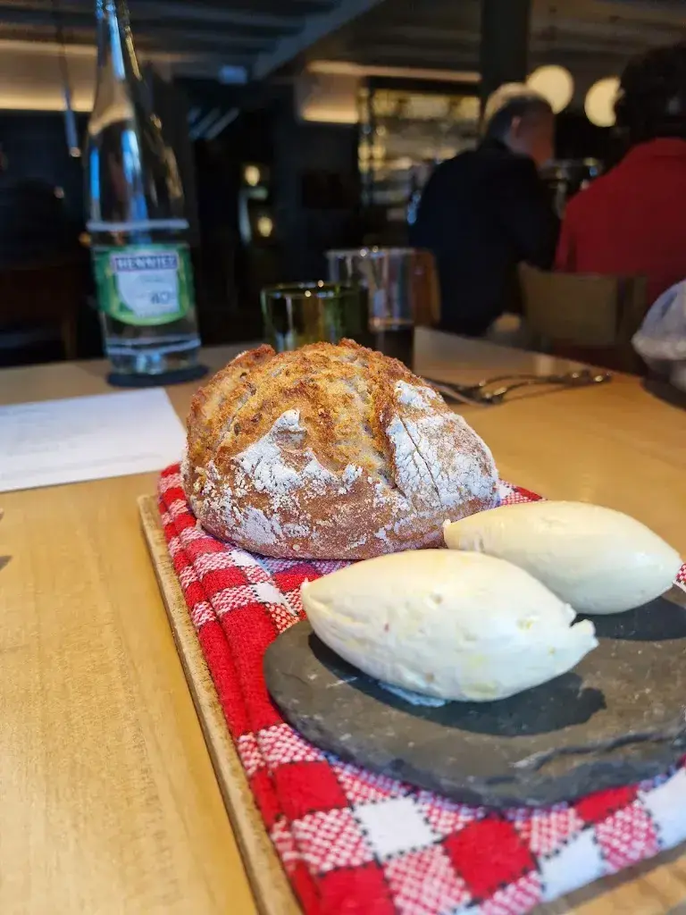 Athikarn Dilogwathana_Auberge de l'Abbaye de Montheron_Montheron_review