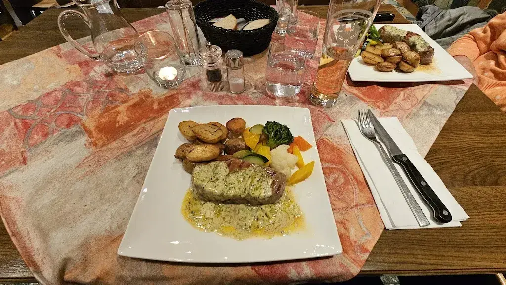 Menu_Restaurant & Hostel 