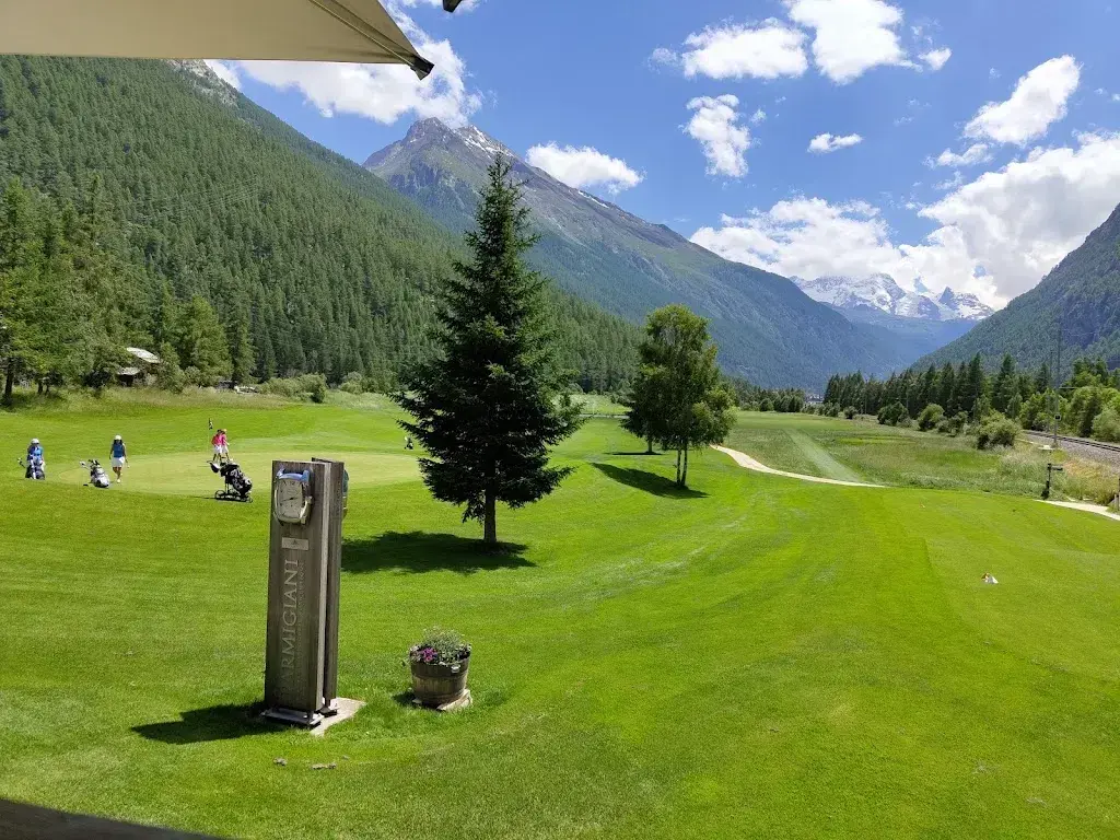 Samuel Pasula_Restaurant Golf@Paradise_Randa_review