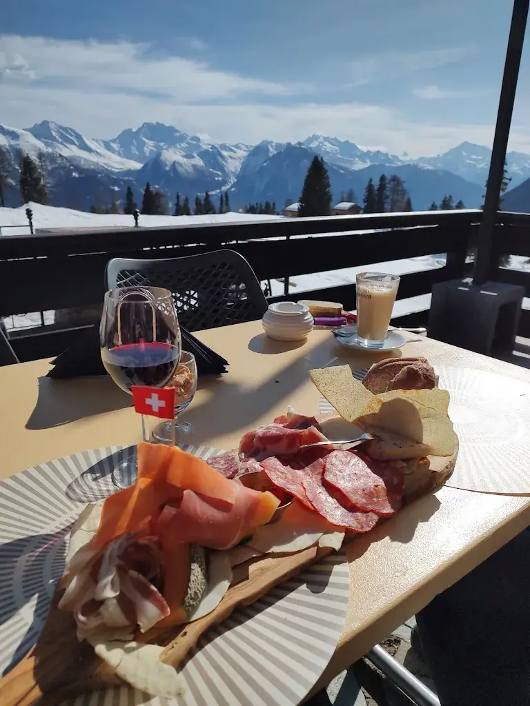 Albert Appel_Restaurant Adler Monticelli & Co._Riederalp_avis