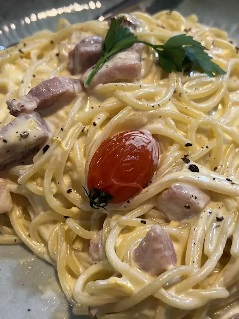 Carla Sofia Bähler_Restaurant - Pizzeria Hôtel de commune_Cortaillod_reseña