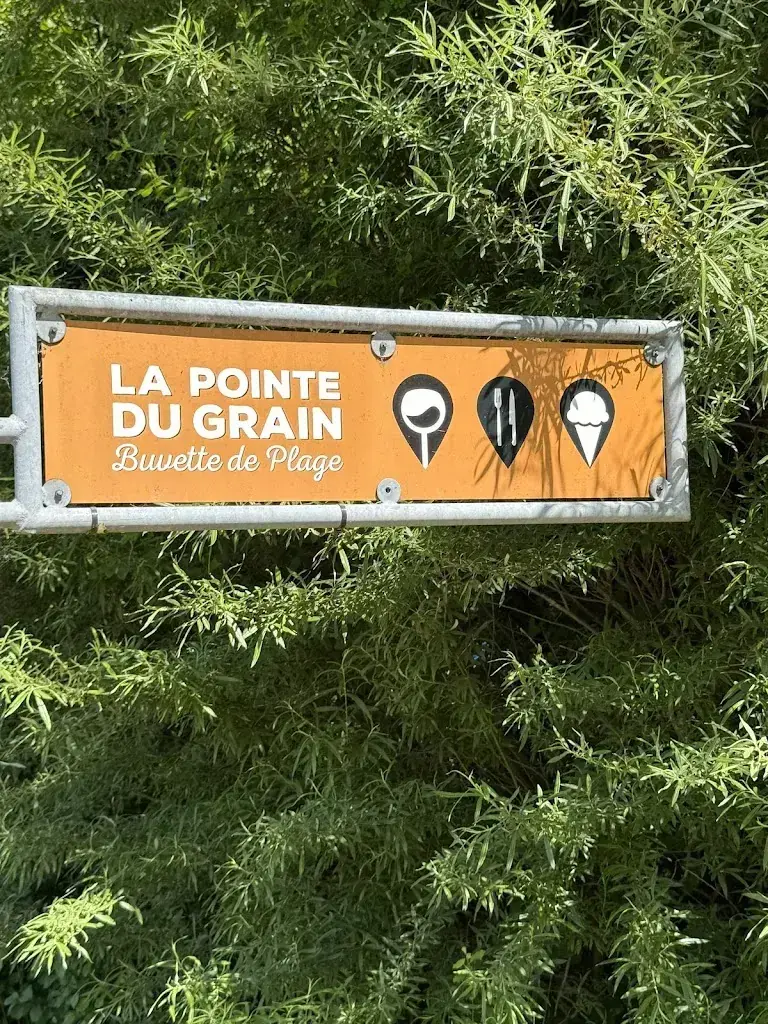 Myriam Bachmann_La buvette de la Pointe du Grain_Bevaix_review