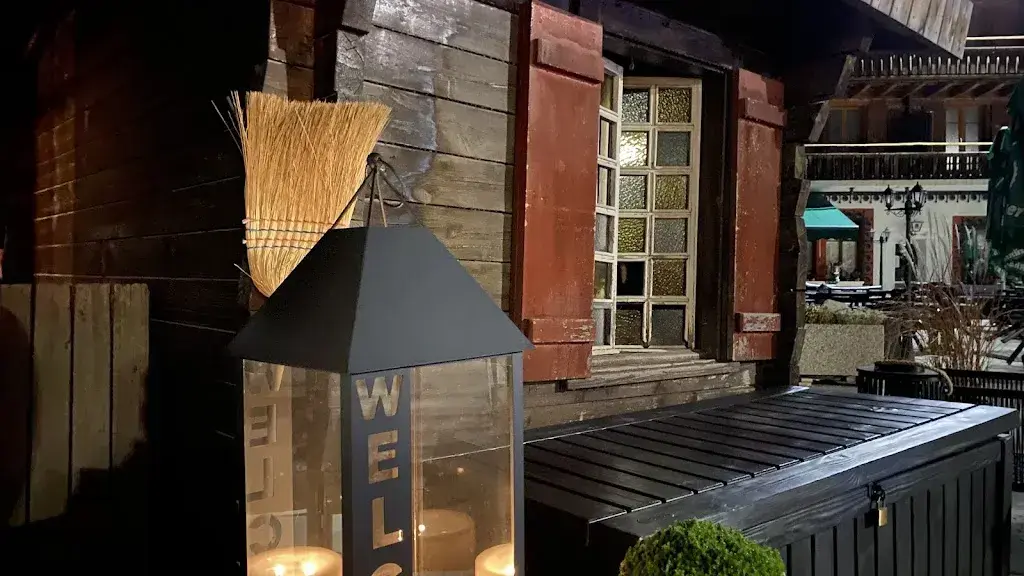 Painters World- Malerei Engler_Thomas-Platter-Stube_Grächen_Bewertung