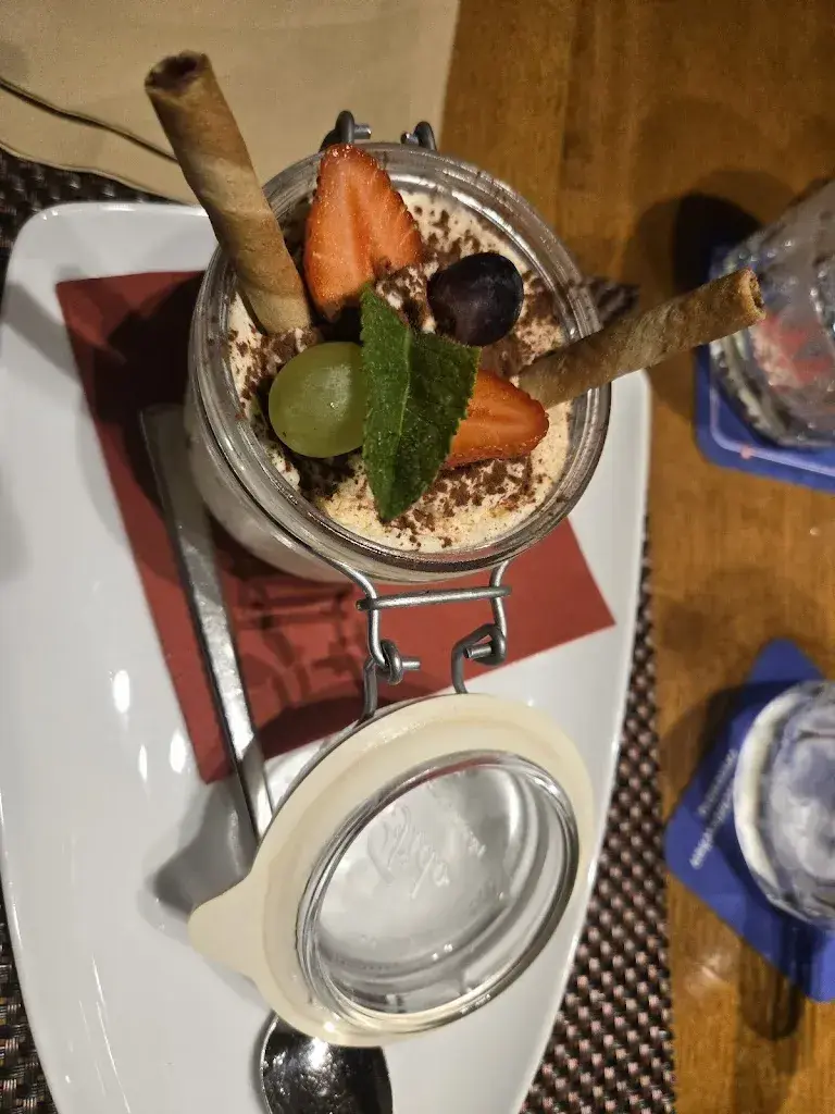 AnaLaura Robles_Ristorante Pizzeria Piazza_Grächen_review