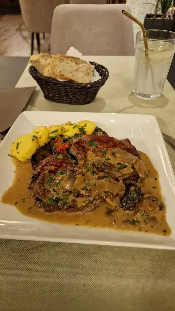 Lakshan W_Lifestyle & Spa Hotel Grächerhof / La Torre Restaurant_Grächen_recensione